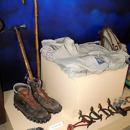 Tourist Center Momina Krepost Tırnova