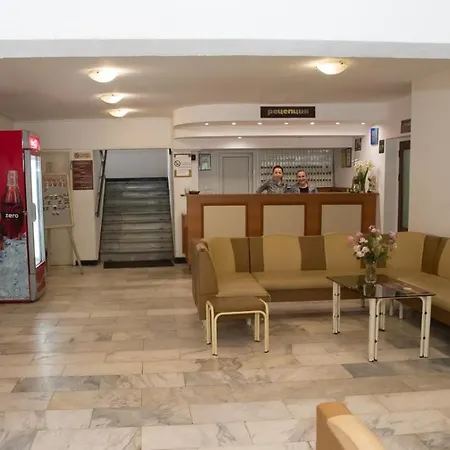 Tourist Center Momina Krepost 2*